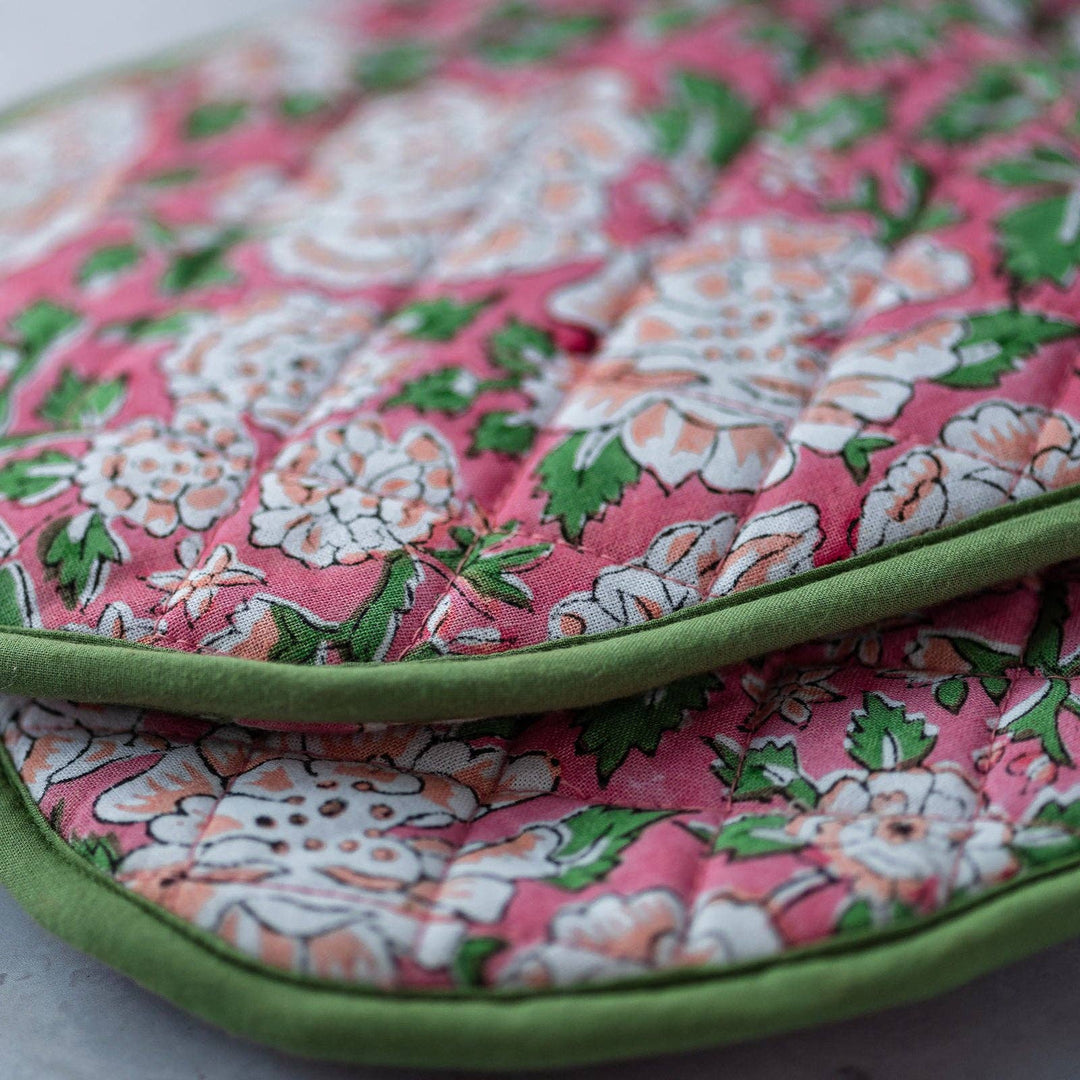 In Bloom Oven Gloves in Pink