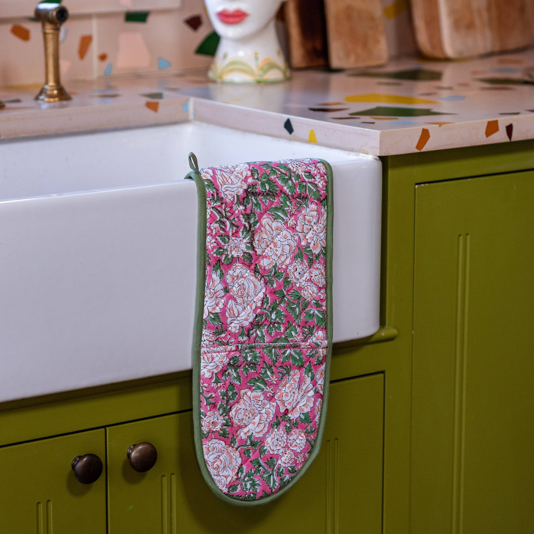 In Bloom Oven Gloves in Pink