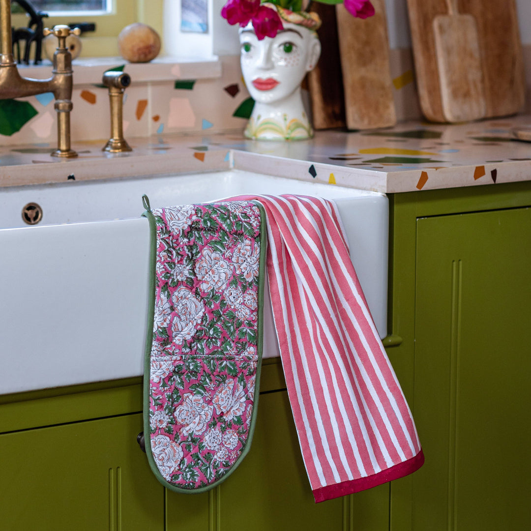 In Bloom Oven Gloves in Pink