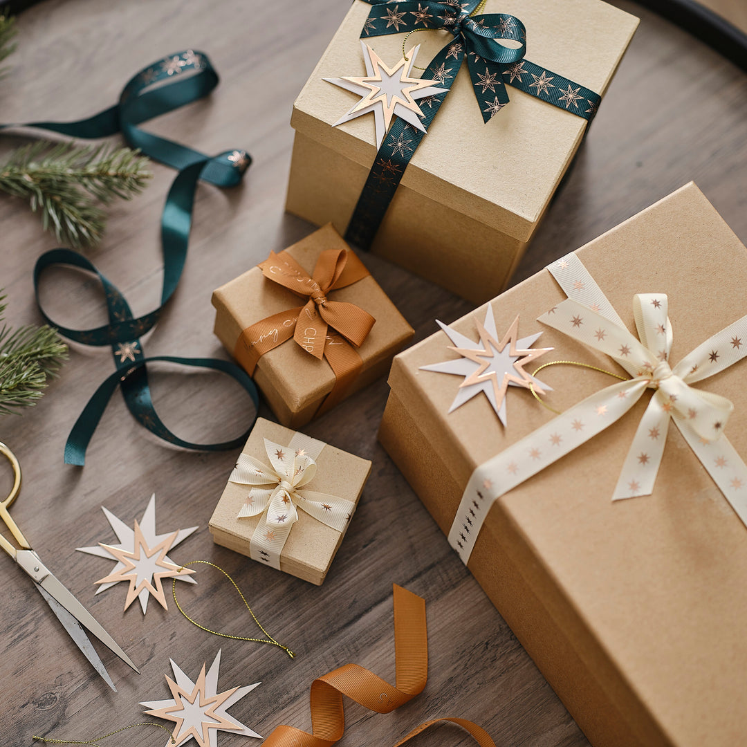 Ribbon and Gift Tags Gold Star Christmas Gift Wrap Set