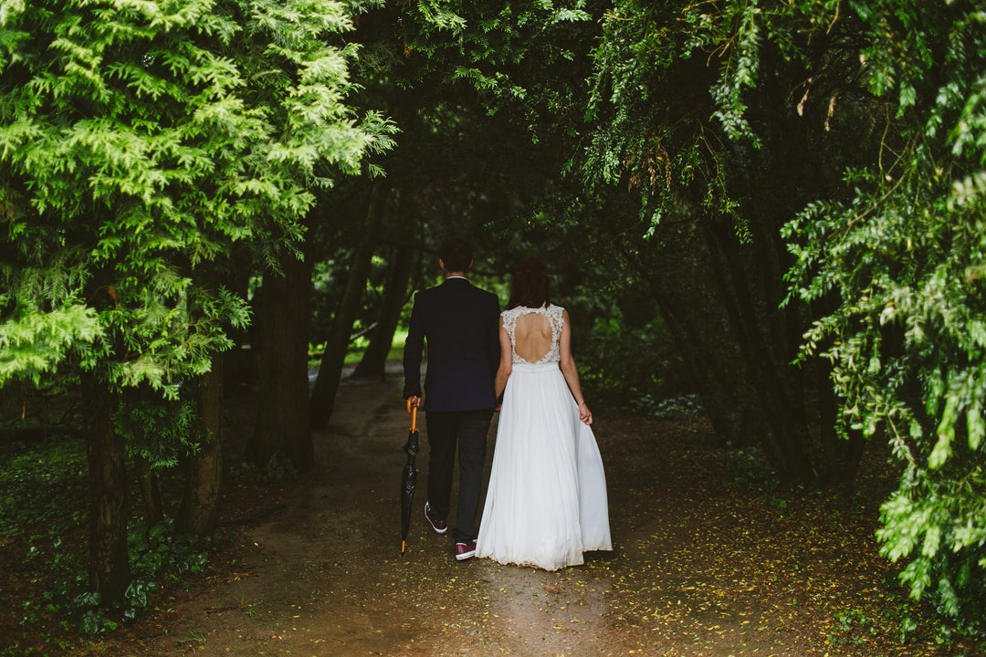 Decorating Your Wedding Venue; The Barn, The Hotel & Outdoors