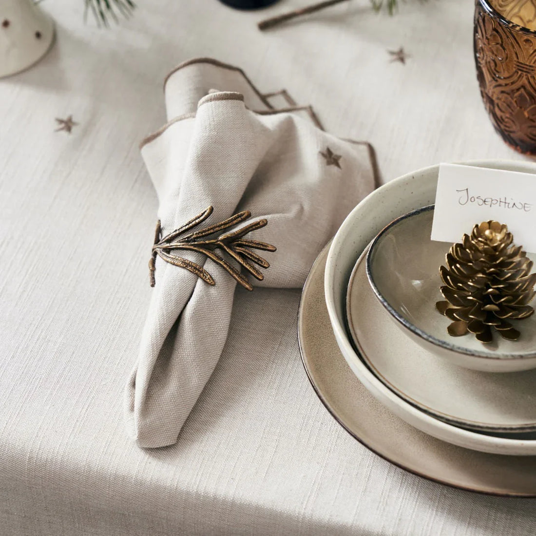 Christmas Dinner Table Essentials