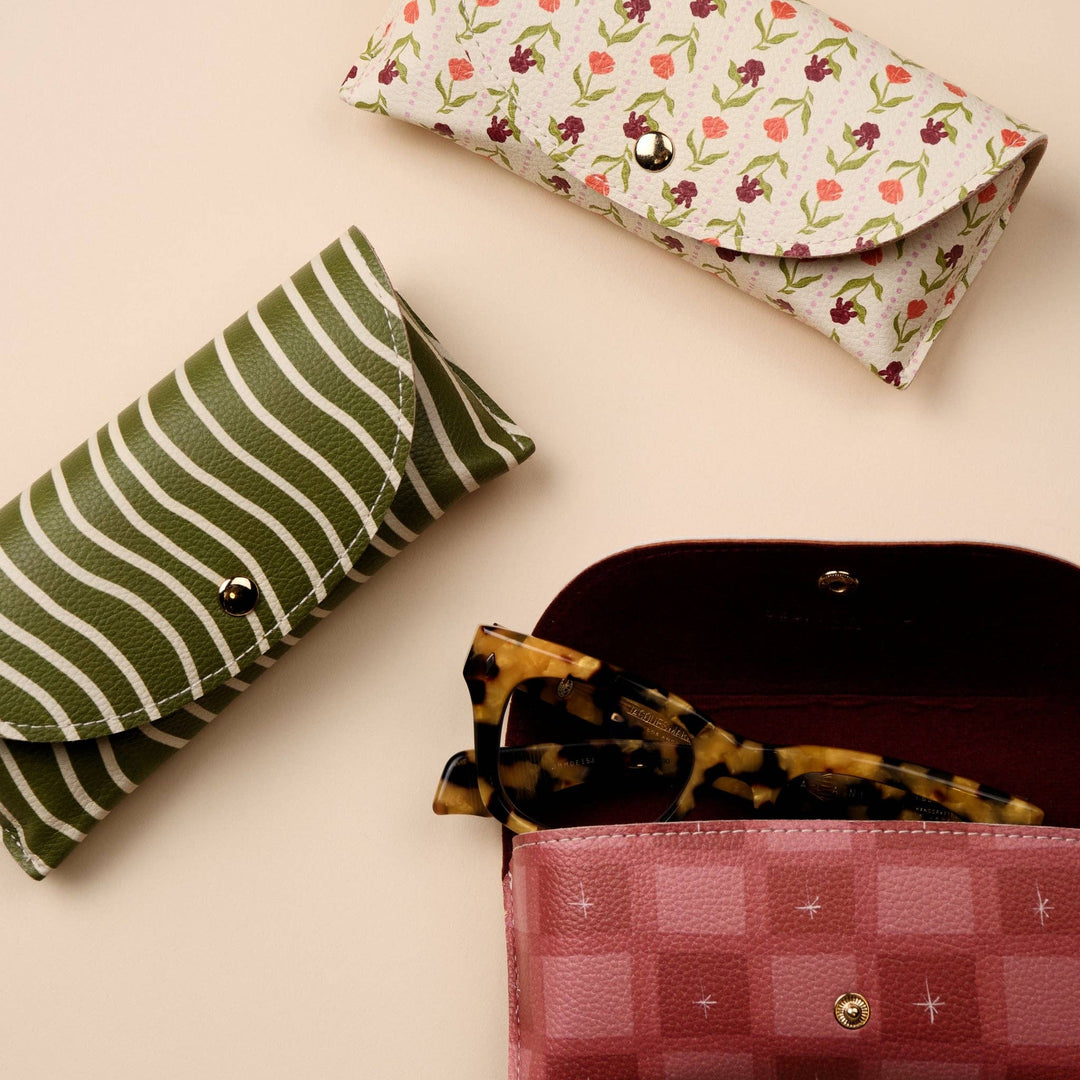 Wavy Stripe Printed Glasses Case