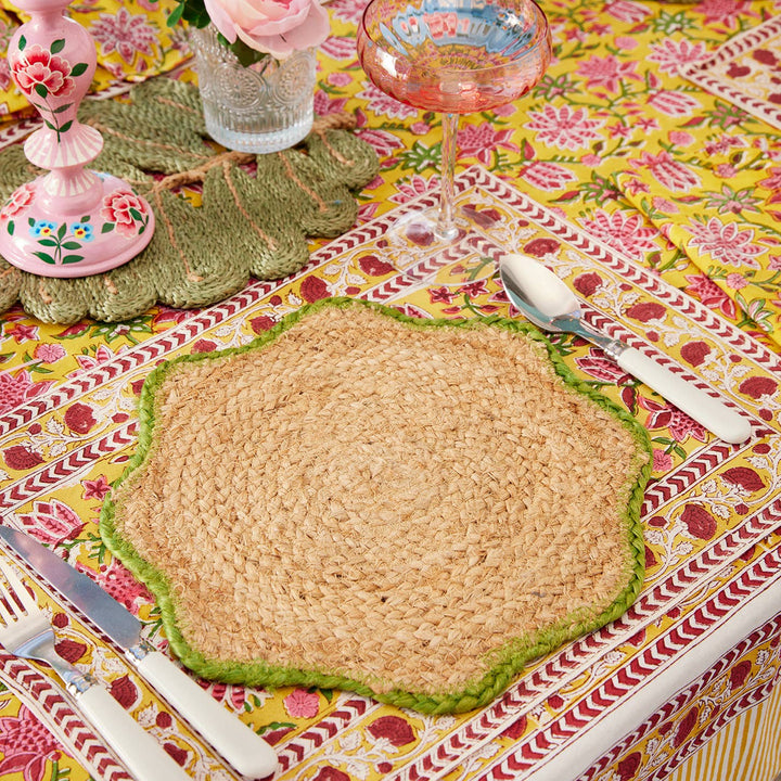 Set of 2 Wavy Jute Placemats in Green