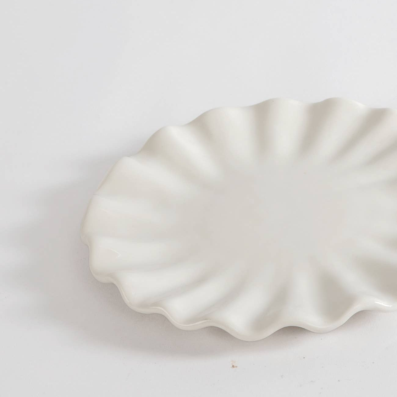 Byon Design Shelley Plate | Kitchen Tableware | Quince & Cook