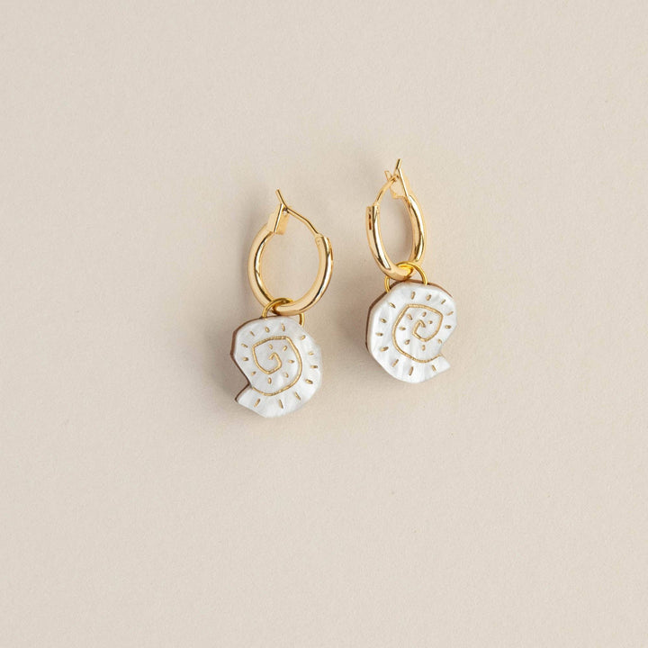 Shell Pearly White Gold Hoop Earrings