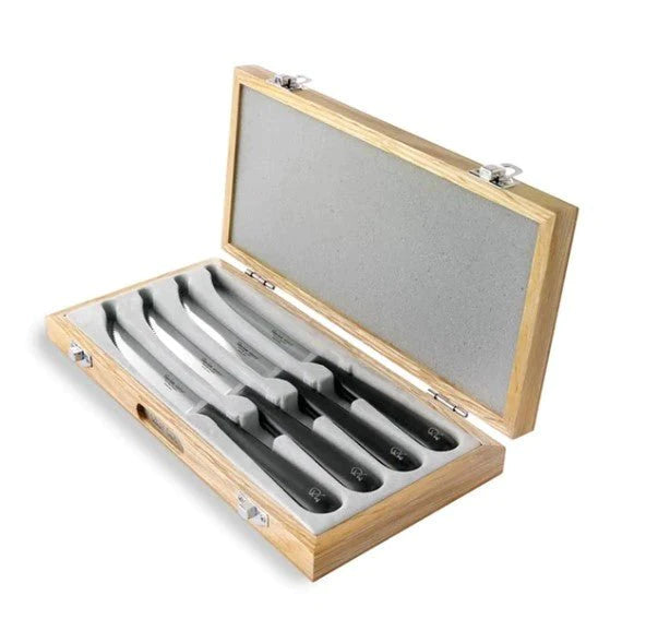 Signature Serrated Steak Knife Set in Oak Box