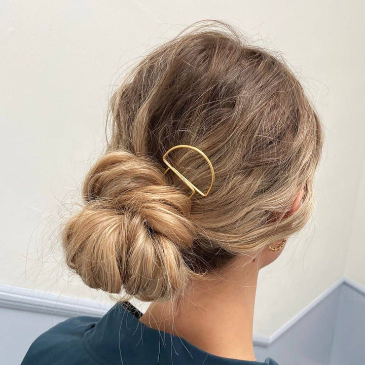 Lizzy Minimal Brass Hairpin -  D-shape