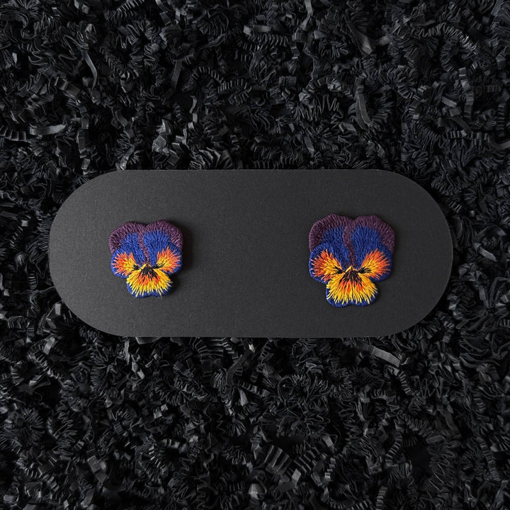 Pansy Embroidered Brooch Set