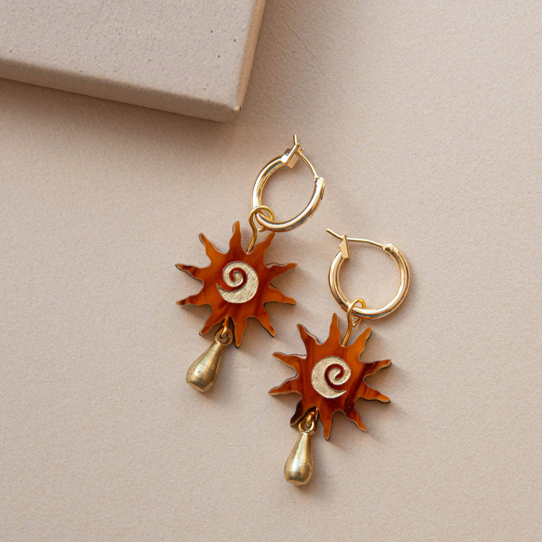 Sol Hoop Earrings in Amber Tortoise