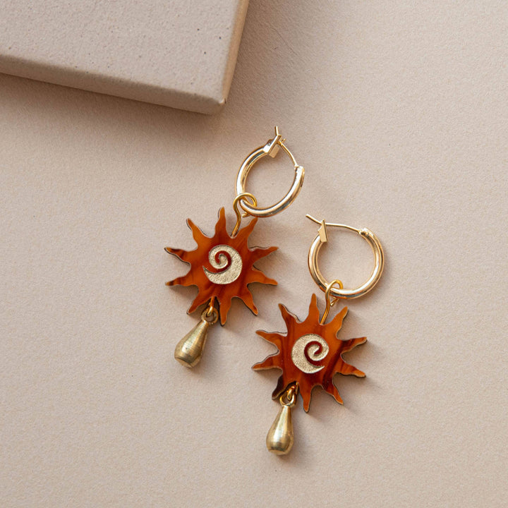 Sol Hoop Earrings in Amber Tortoise