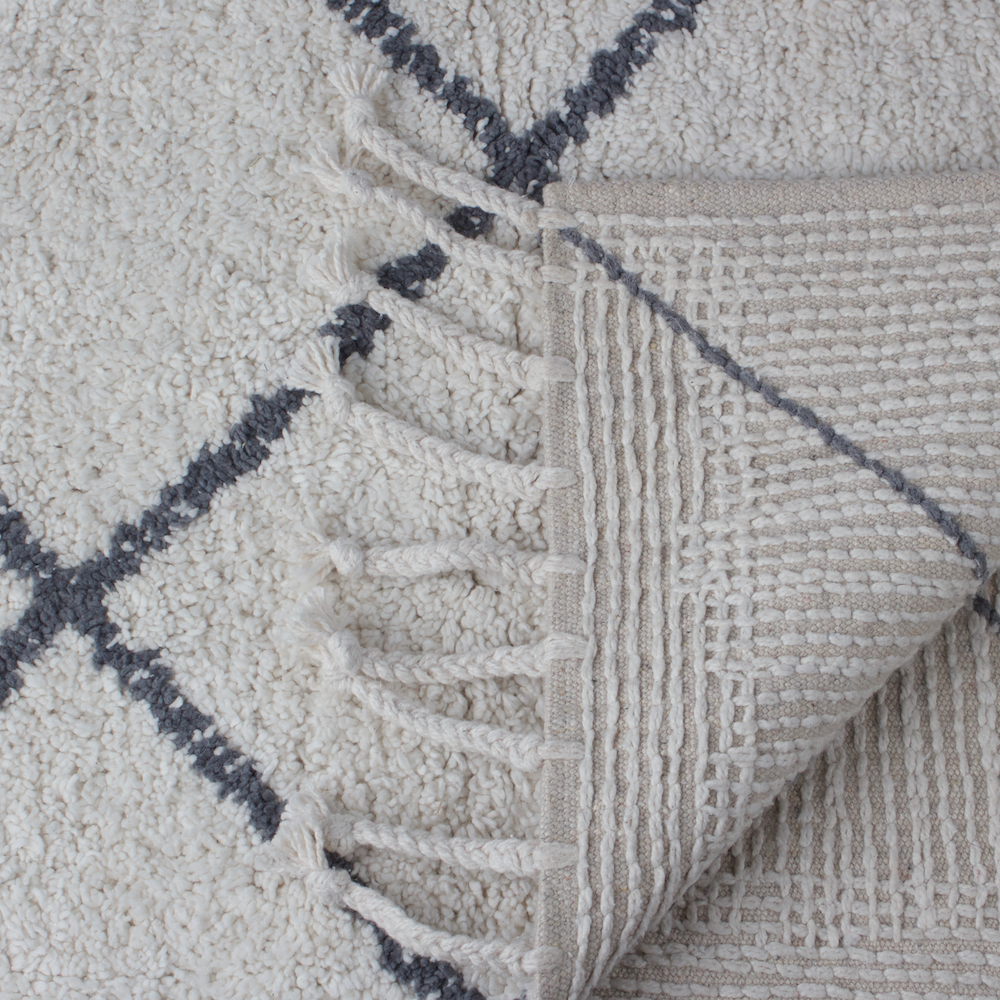 Diamonds Non Slip Bath Mat in Soft White