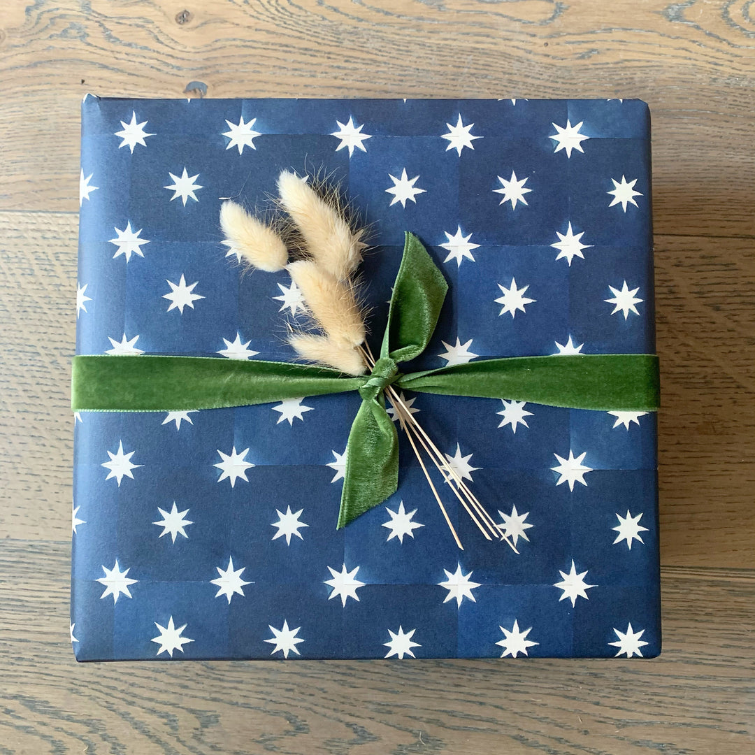 Luxury Gift Wrap with Ribbon & Flowers
